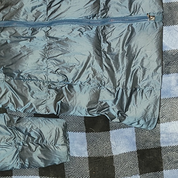 Eddie Bauer.  Lightweight puffer parka. Full-zip. Like-new.  Women's size Small. - Picture 2 of 16